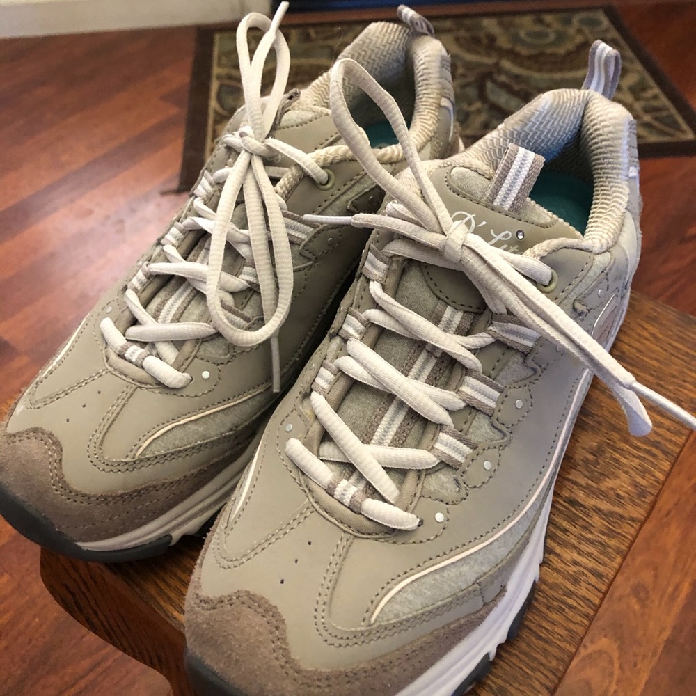 Women's Skechers, Size 8 Walking/Workout Shoes